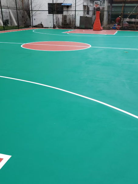 神湾镇 球场长期使用易出现地面开裂